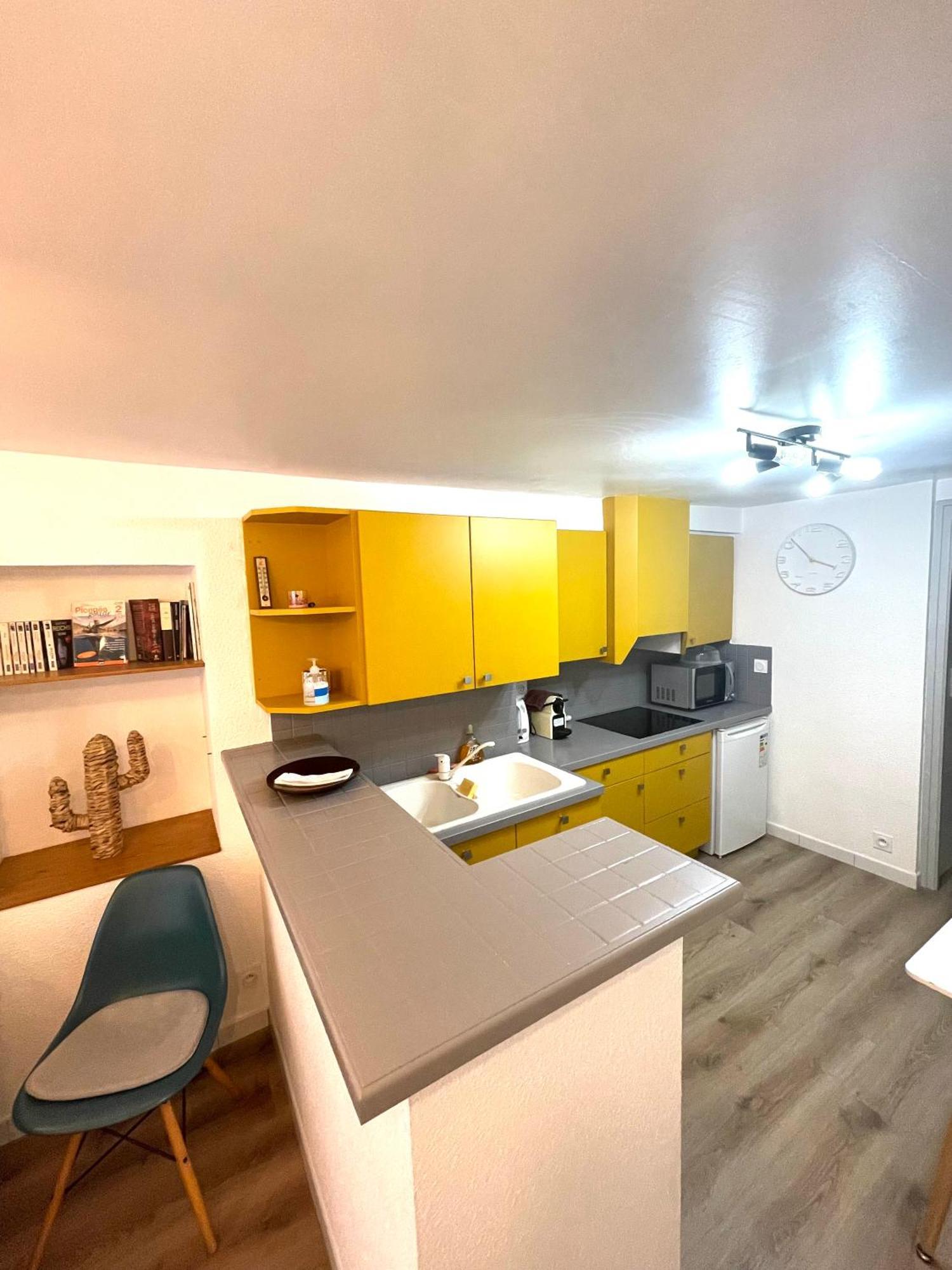 Appartement Dans Le Quartier Recherche Du Moure Collioure Luaran gambar