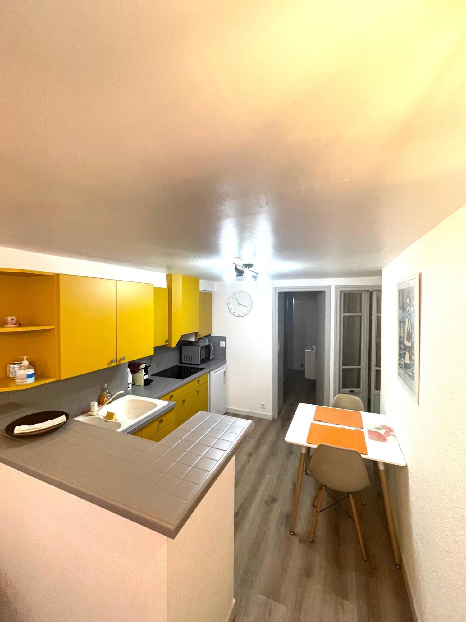 Appartement Dans Le Quartier Recherche Du Moure Collioure Luaran gambar